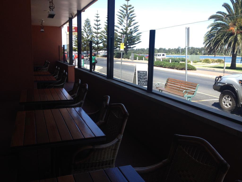 The Central Hotel Motel Lakes Entrance Exteriér fotografie