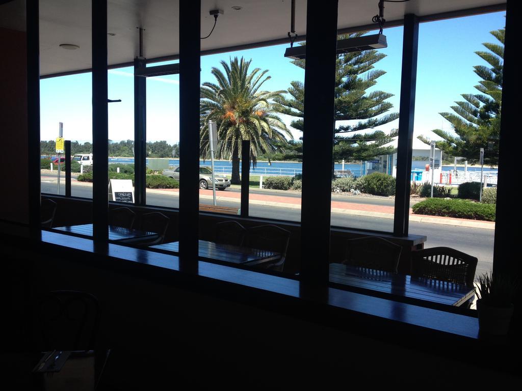 The Central Hotel Motel Lakes Entrance Exteriér fotografie