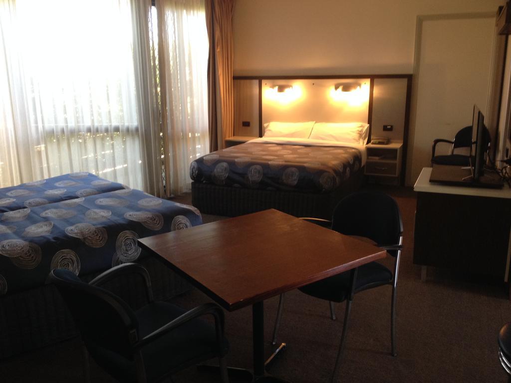 The Central Hotel Motel Lakes Entrance Pokoj fotografie