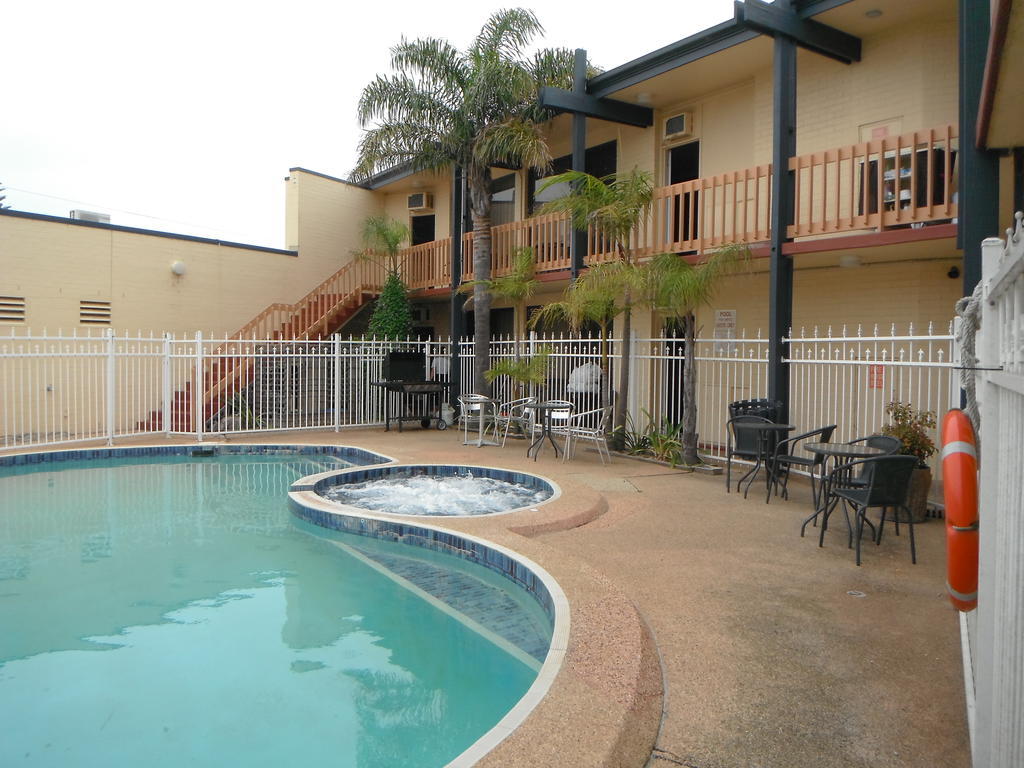The Central Hotel Motel Lakes Entrance Exteriér fotografie