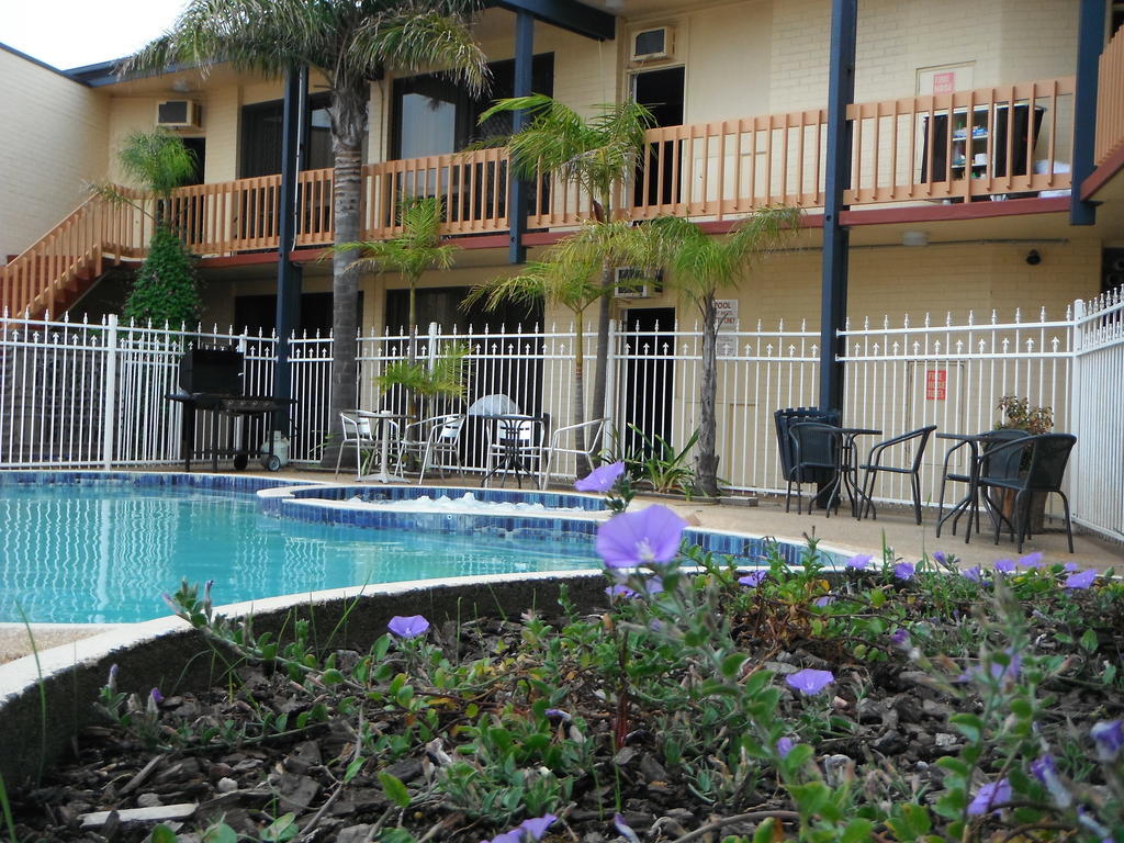 The Central Hotel Motel Lakes Entrance Exteriér fotografie